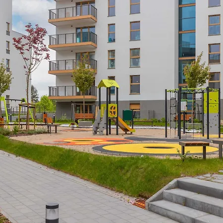 Family In With Parking And Playground By Renters Apartment Gdynia