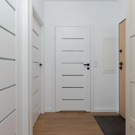 Family In With Parking And Playground By Renters *
