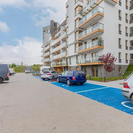 Family In With Parking And Playground By Renters 格丁尼亚